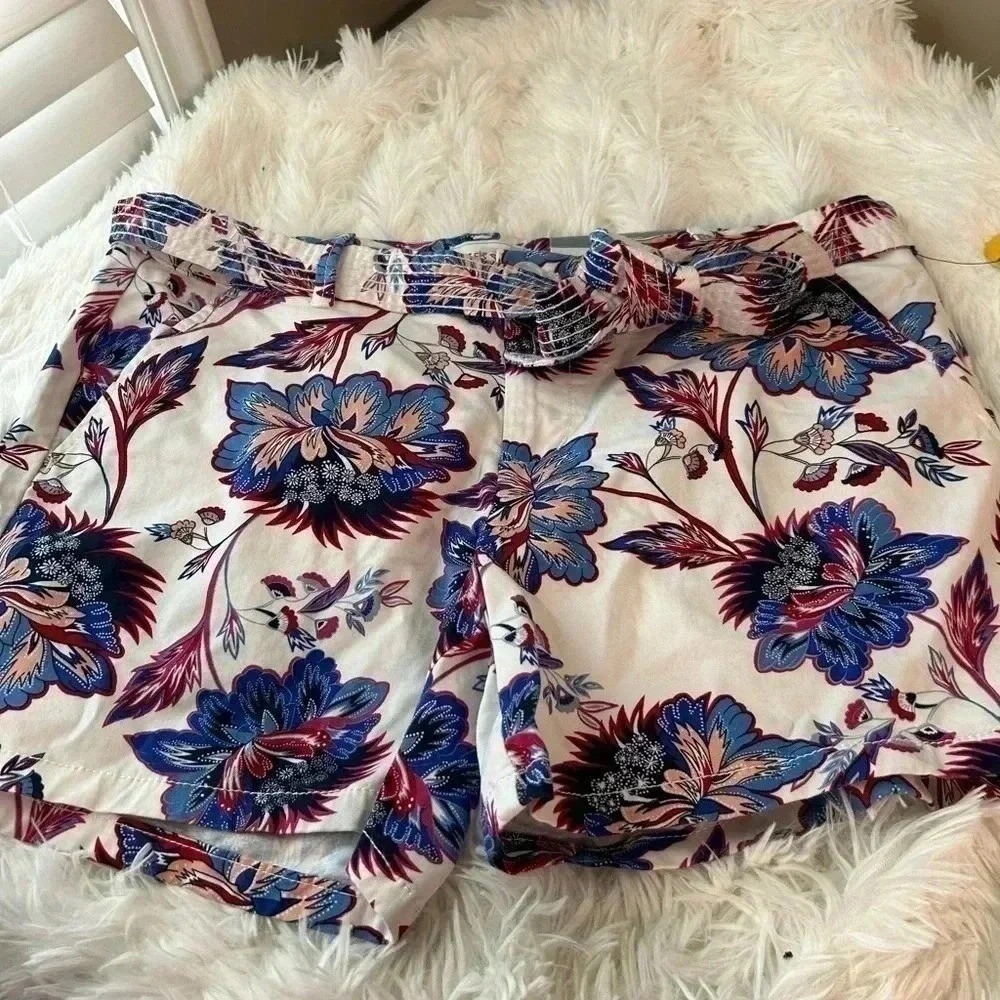 Liz Claiborne Classic Shorts Womens 14 White Blue Tropical Safari Floral Belted